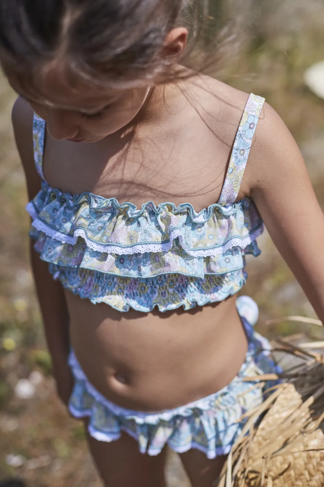 A Bikini niña La Martinica Colombia flores R380835